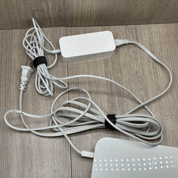 Apple AirPort Extreme Base Station 4th Gen 802.11n WiFi Router A1354 - Picture 4 of 9